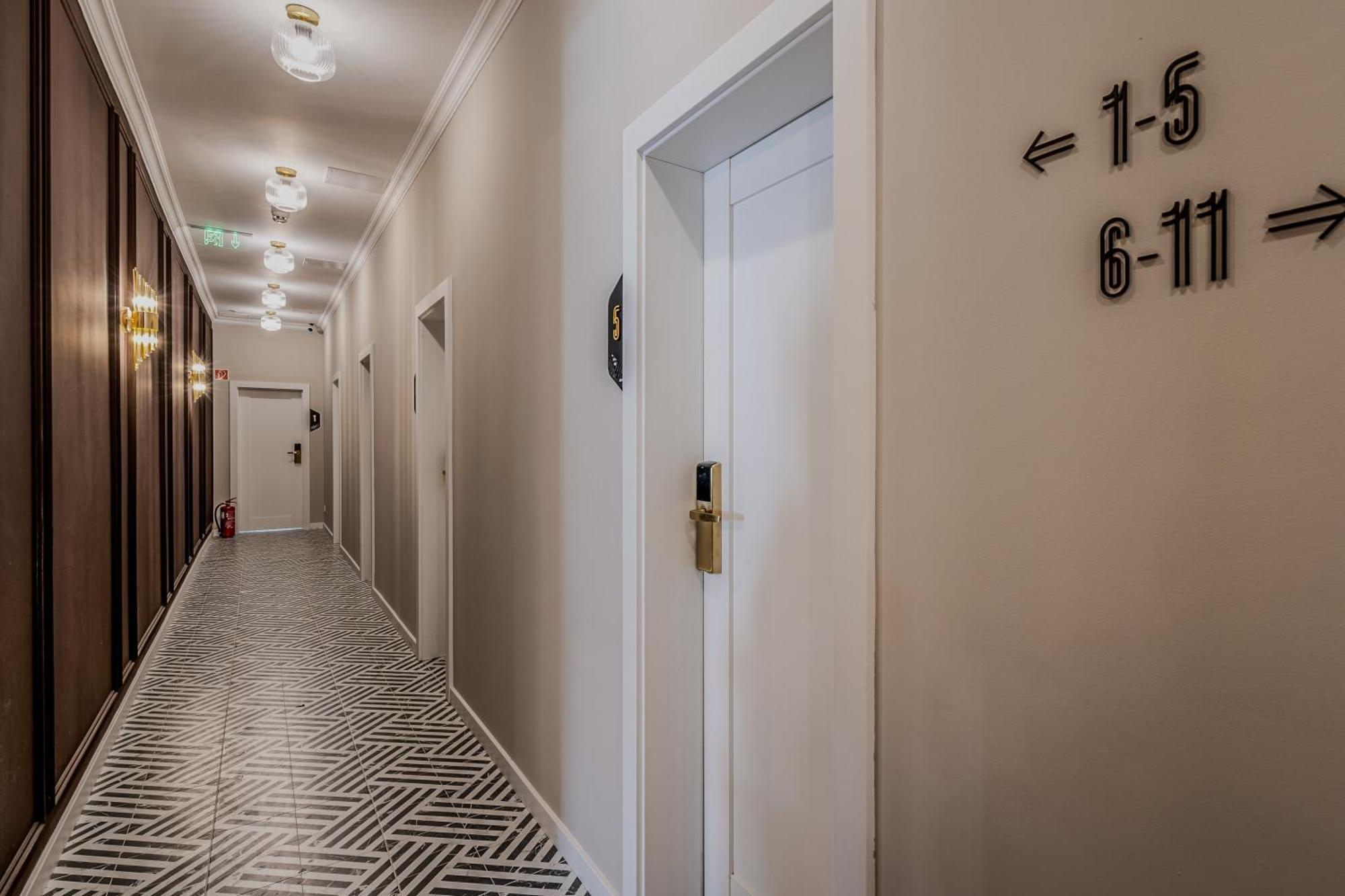 Timeless Boutique Suites By Bqa Budapest Exterior photo